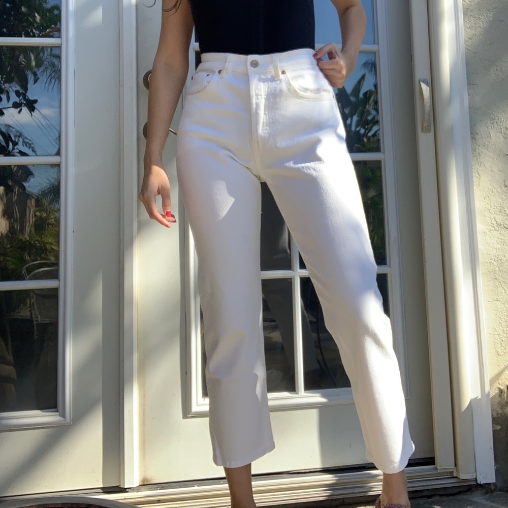 White Levi’s 501 Cropped High Waisted